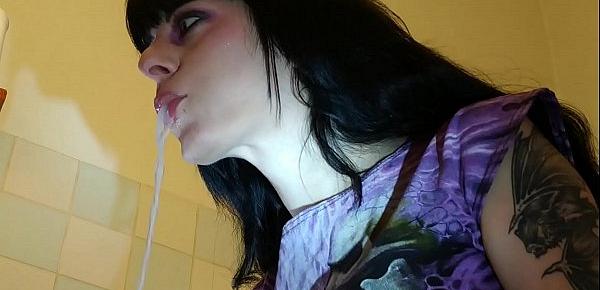  Beth Kinky - Slave watching his domina brushing her teeth pt2 HD